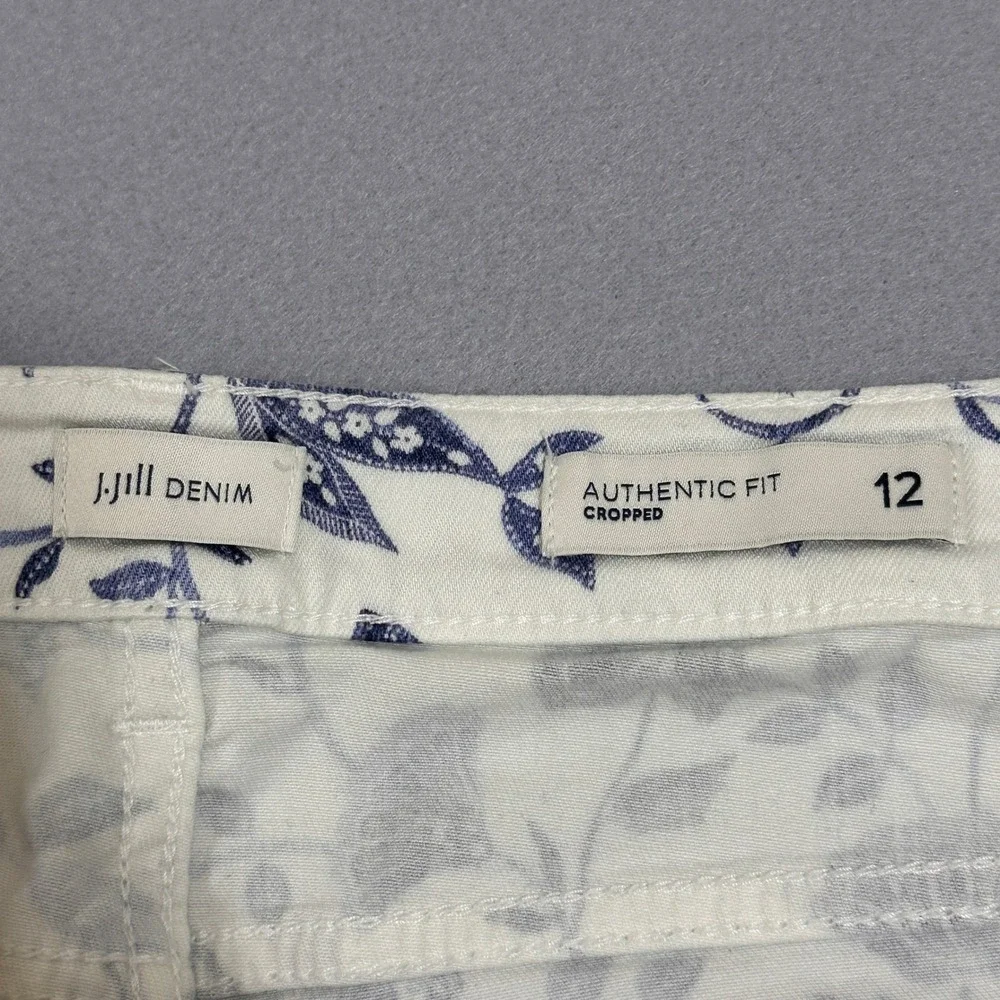J. Jill Authentic Fit Cropped Jeans Women 12 White Blue Floral Toile Raw Hem - Picture 3 of 9